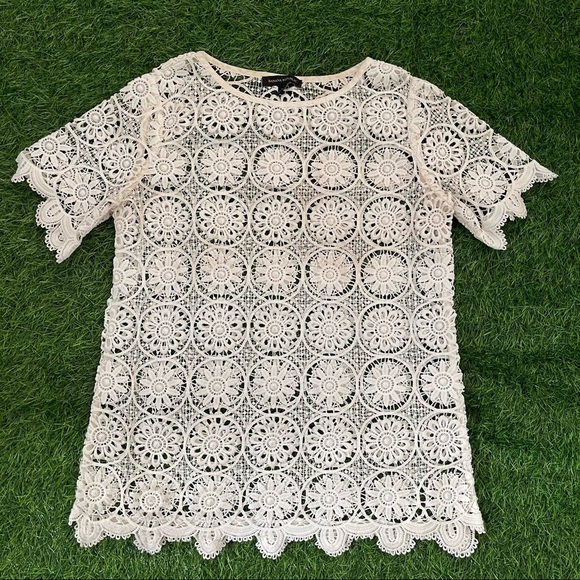 Banana Republic Women’s Medallion Crochet Short Sleeve top Preowned casual sz S - Picture 1 of 5